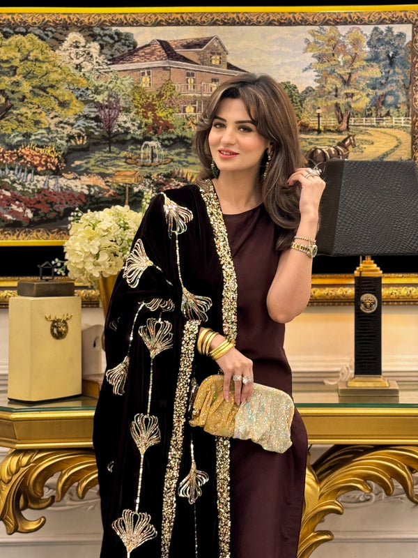 Mahwish Amir wearing ASM